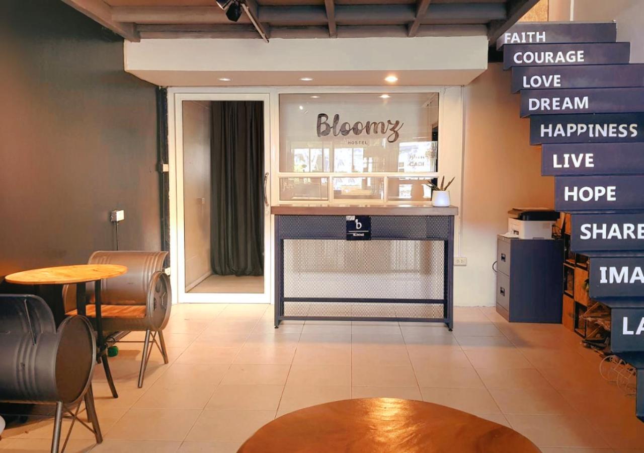 Bloomz Hostel Chiang Mai Zewnętrze zdjęcie