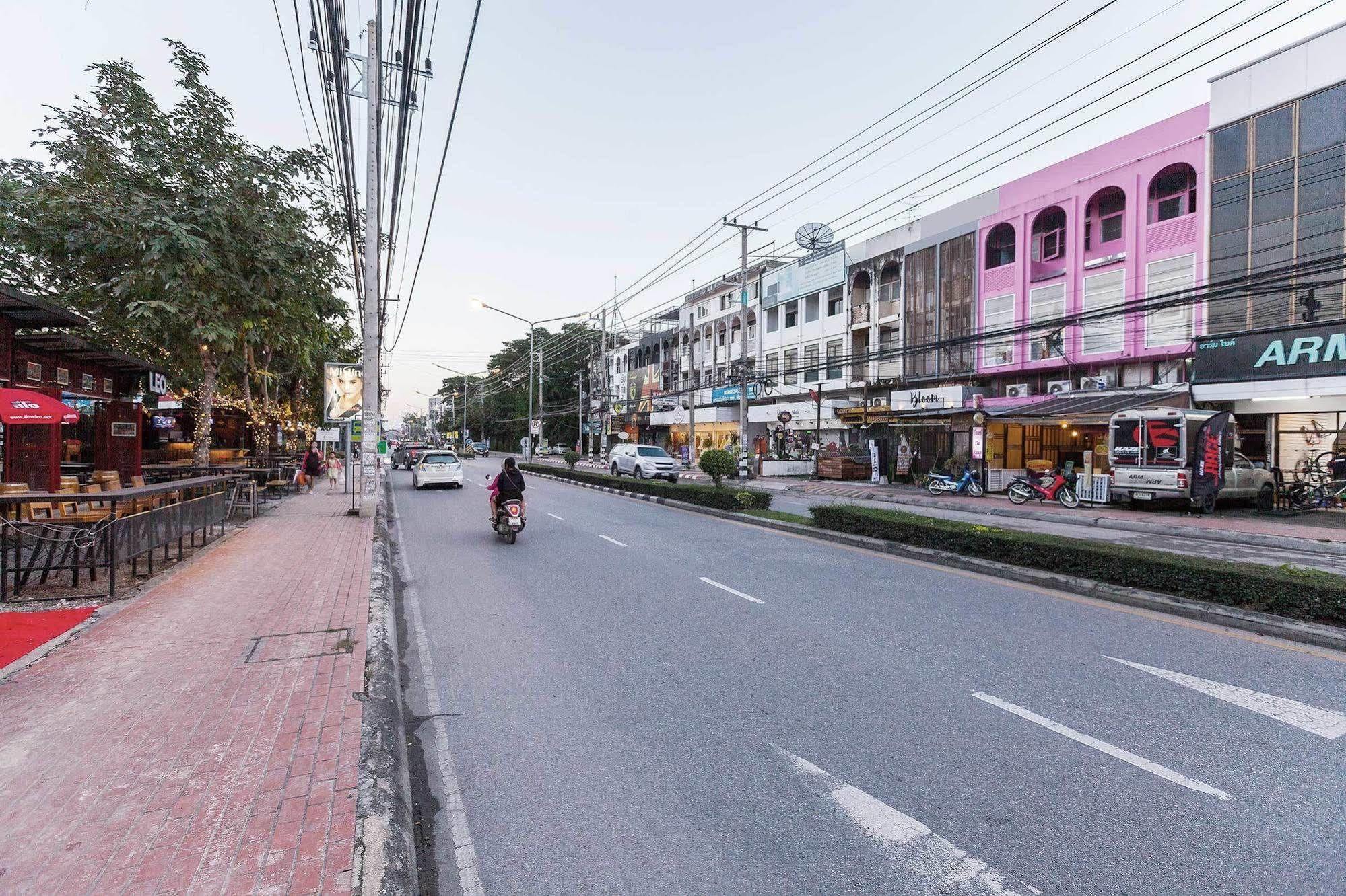 Bloomz Hostel Chiang Mai Zewnętrze zdjęcie